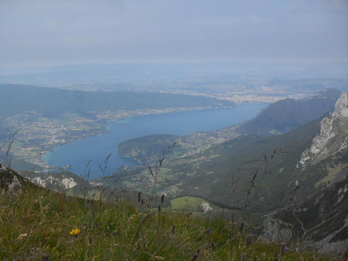 Logement Entre Lac Et Montagnes Thônes Exterior foto